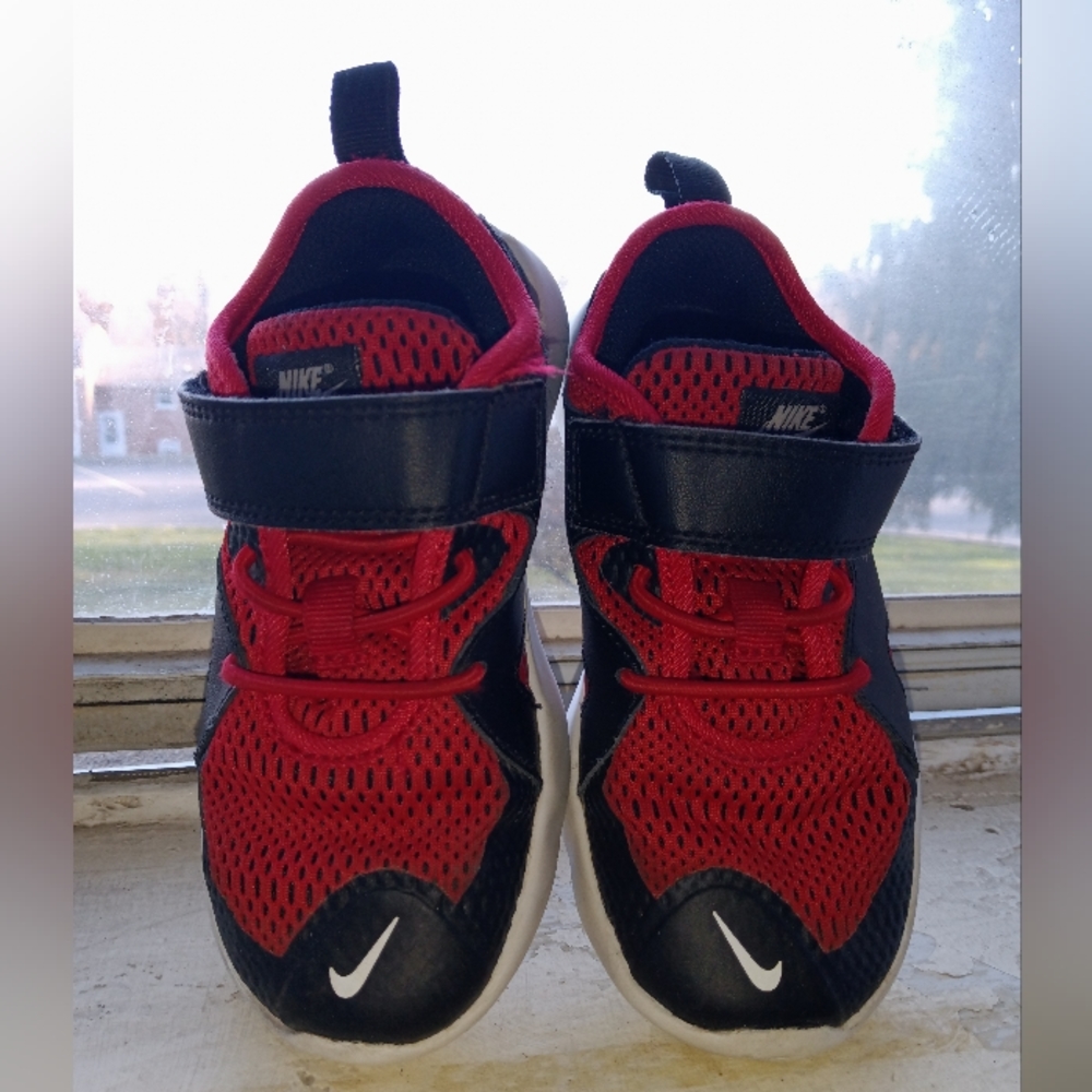 Nike kid Velcro sneakers